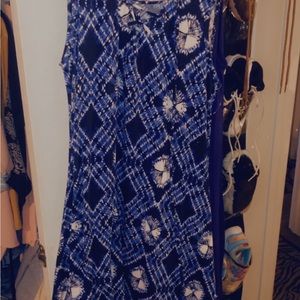 Women’s size large dress with the cross cross detail